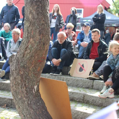 Tíðin er farin frá fossilum politikarum