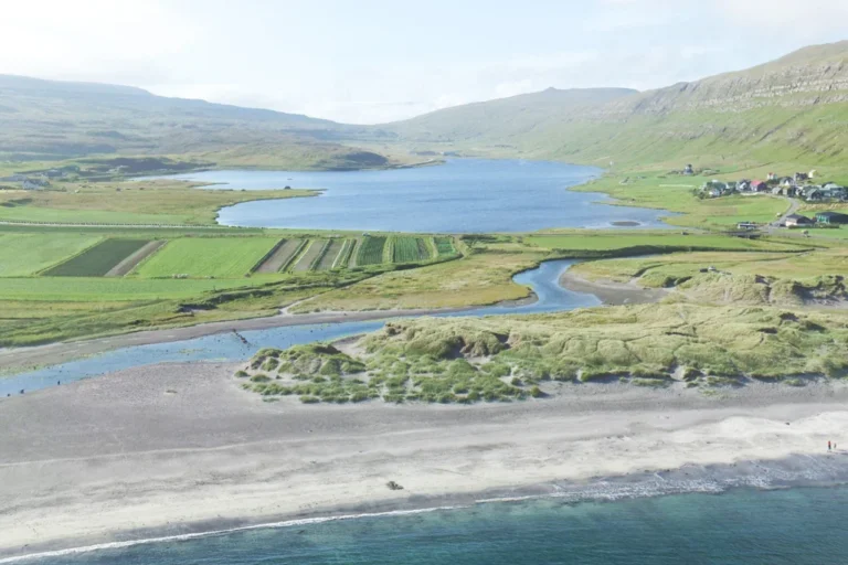 FNU mótmælir ógvusligu inntrivunum í Sandoynni í sambandi við ætlaðu vegagerðina til Suðuroyatunnilin FNU mótmælir ógvusligu inntrivunum í Sandoynni í sambandi við ætlaðu vegagerðina til Suðuroyatunnilin
