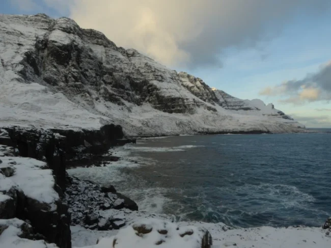 Aling á Víkum eigur at steðga beinanvegin Aling á Víkum eigur at steðga beinanvegin