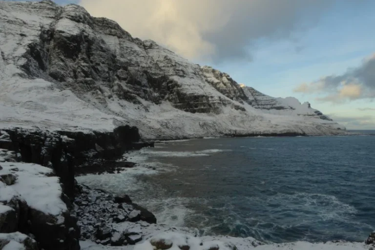 Aling á Víkum eigur at steðga beinanvegin Aling á Víkum eigur at steðga beinanvegin